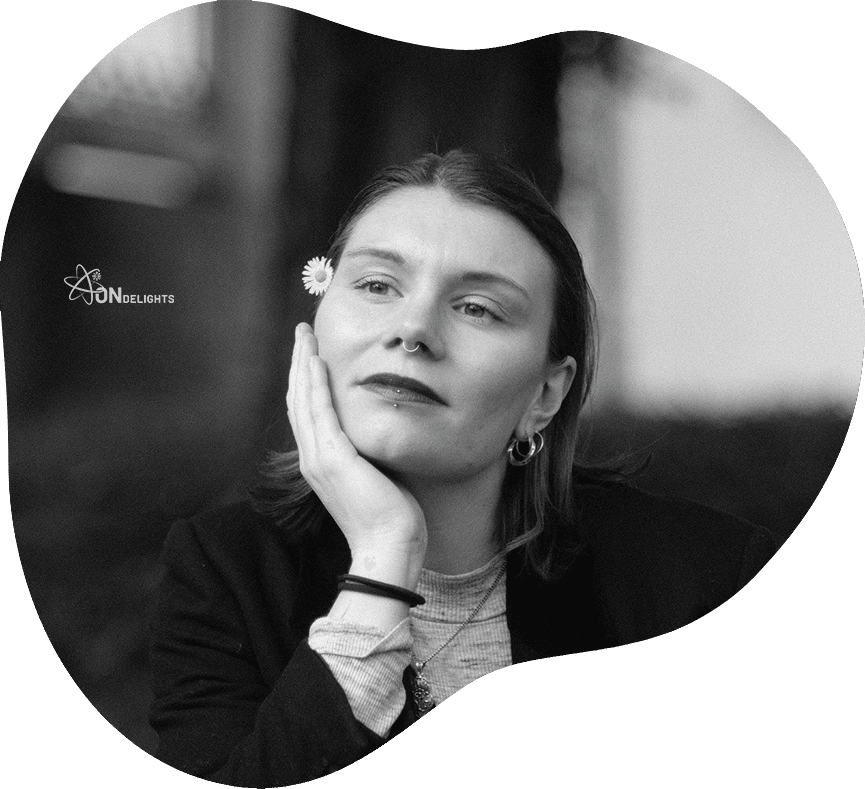 Rosandrea-Corapi-ondelights.com-top-1-1.png